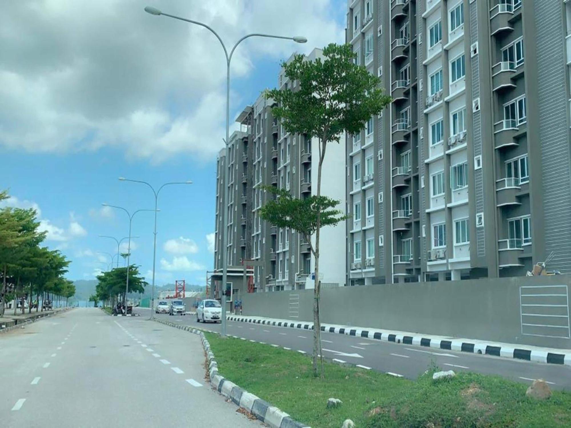 Oyo 91086 Bayu Service Apartment Куа Екстериор снимка